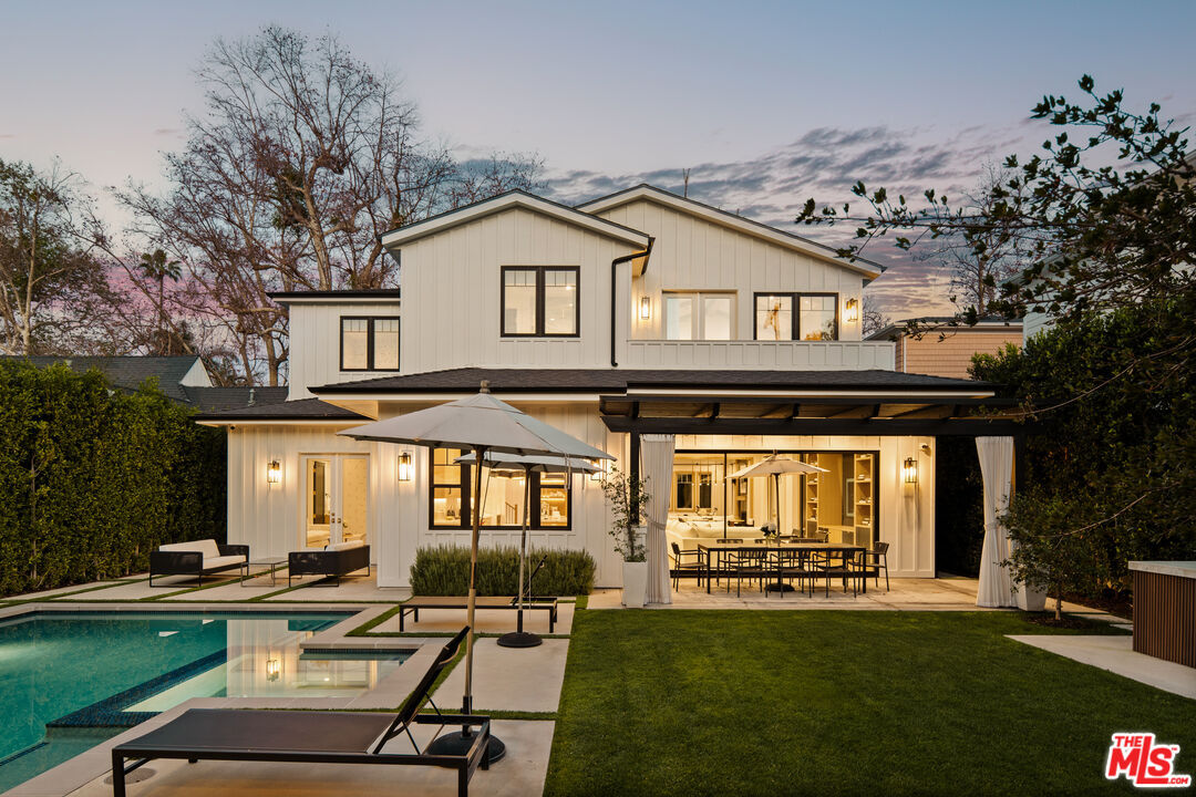 Property Photo: 4163 Sunnyslope Ave CA 91423