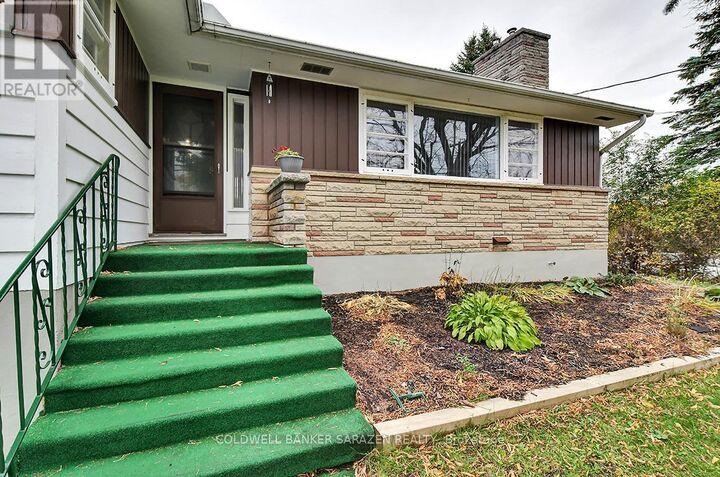 Property Photo: 5495 Bank Street ON K1X 1G9