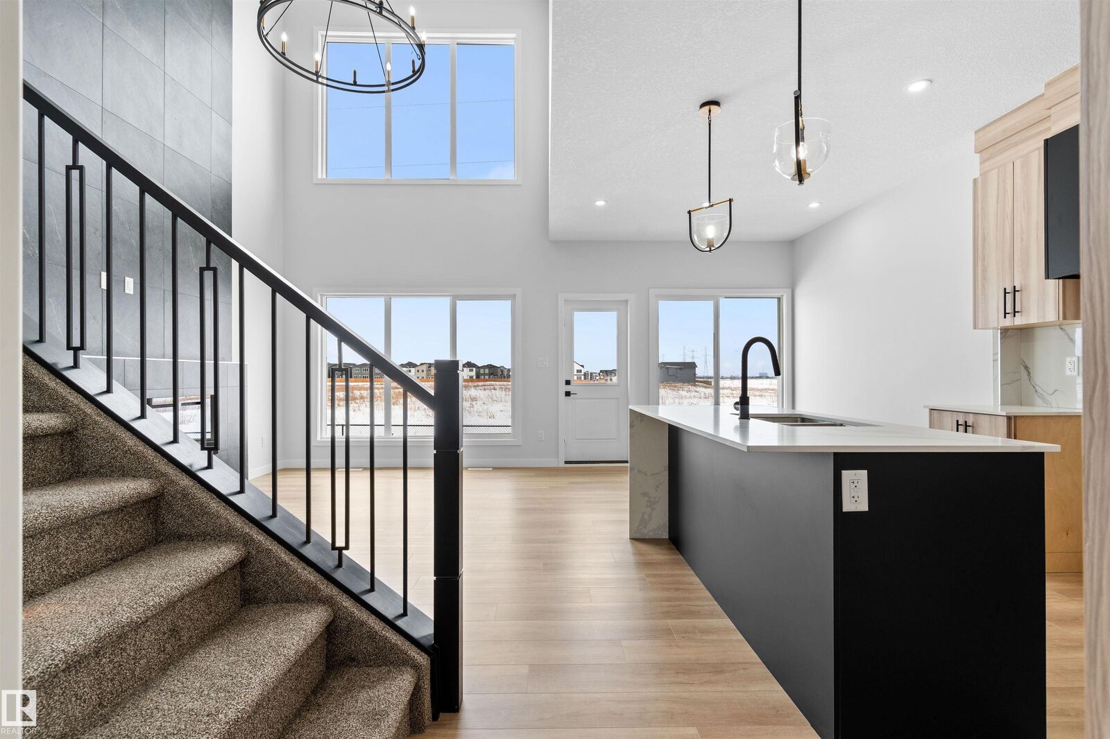 Property Photo:  116 25 Street SW  AB T6X 3K3 