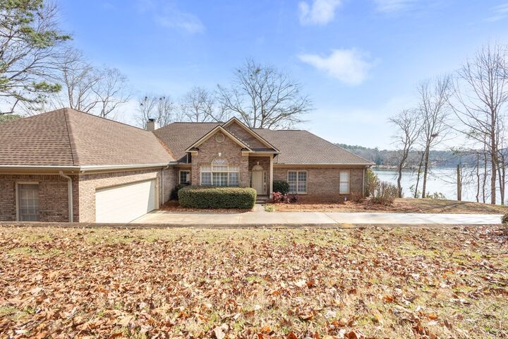 Property Photo:  699 Lee Road 0384  AL 36854 