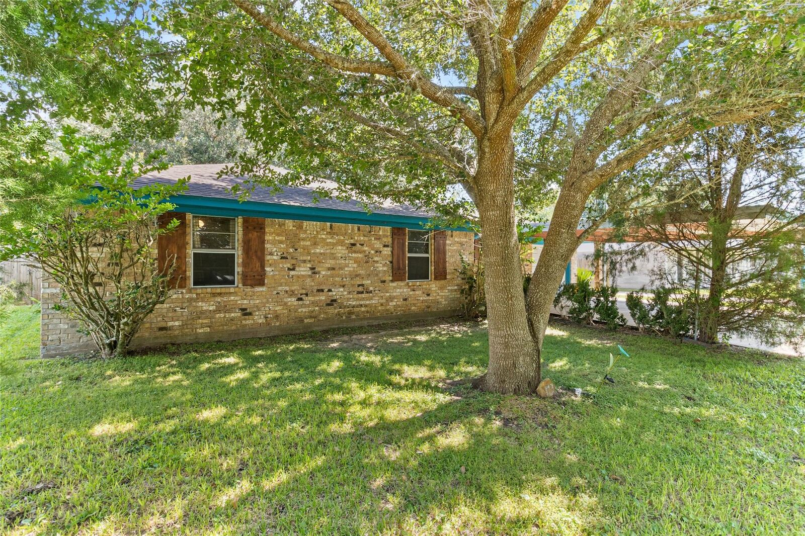 Property Photo:  103 S Ringgold Street  TX 77486 