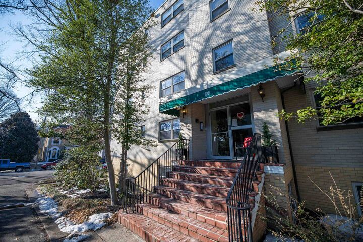 Property Photo: 612 11th Ave Apt 1B WV 25701