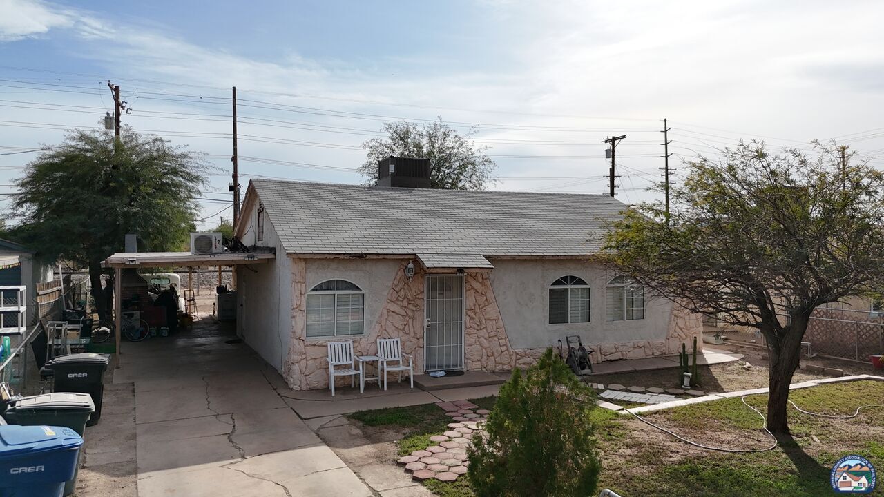 Property Photo: 1067 Stacey Ave CA 92243