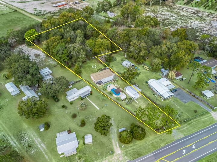 Property Photo:  1424 S US 301  FL 33585 