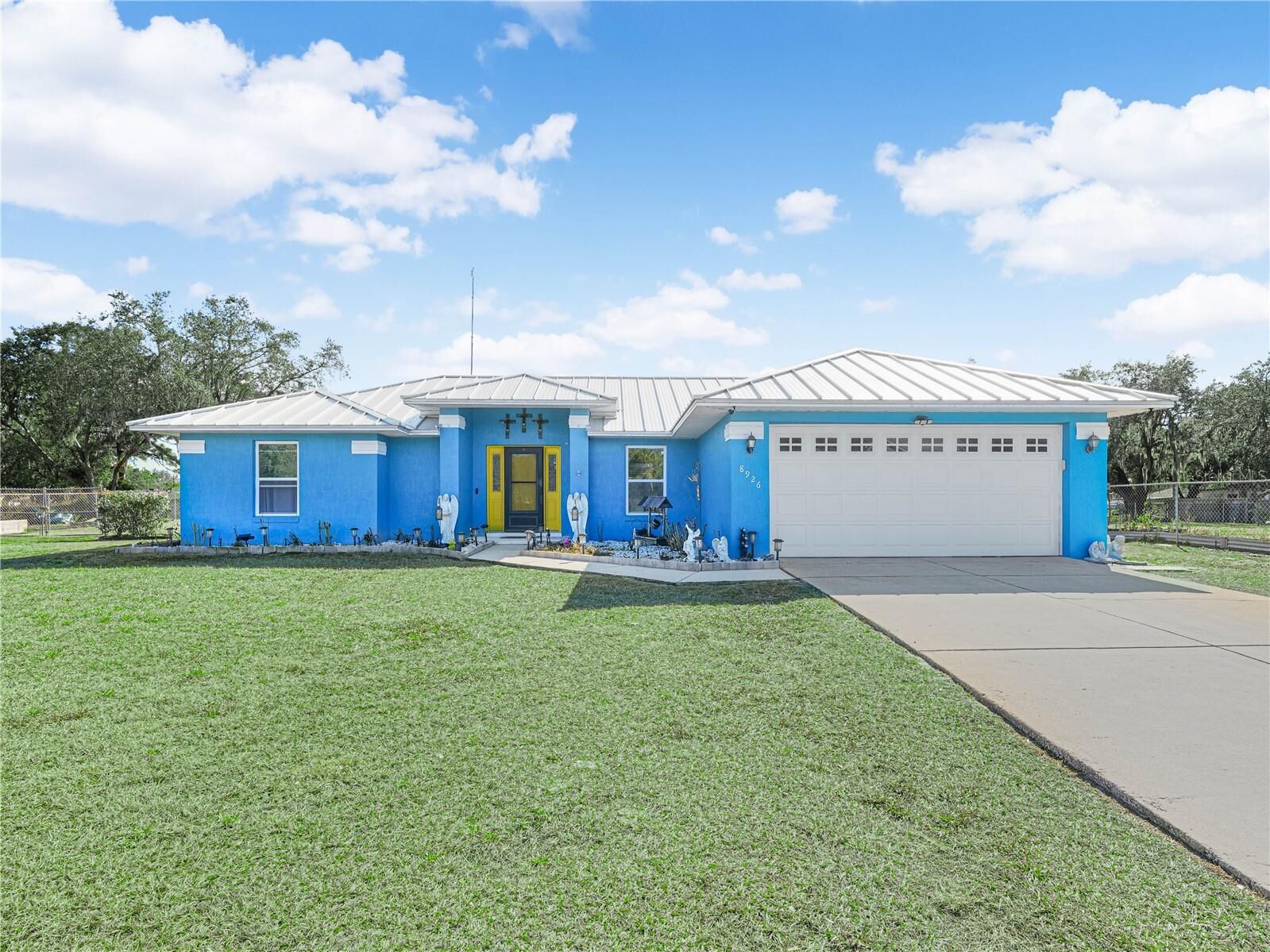 Property Photo:  8926 Cypresswood Drive  FL 33898 