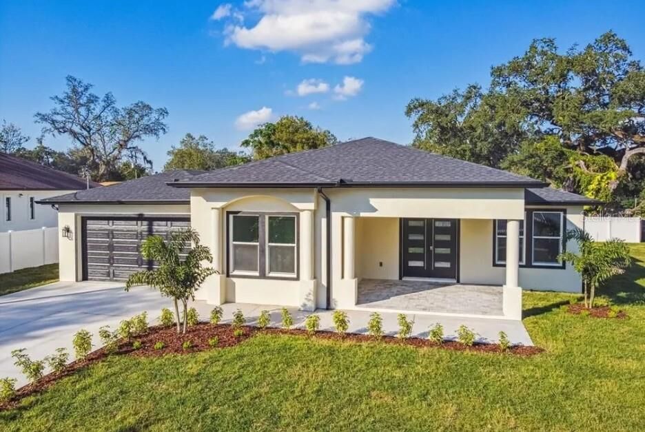 Property Photo:  7403 Edgemere Road  FL 33625 