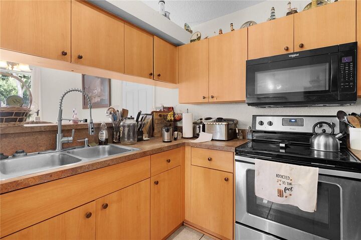 Property Photo: 2597 NW Cr 426F Street NE FL 33538