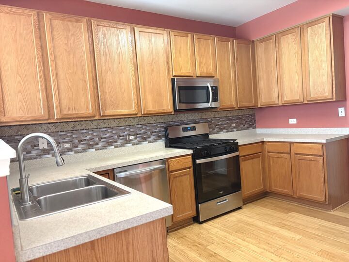 Property Photo:  209 W Norwell Lane  IL 60073 