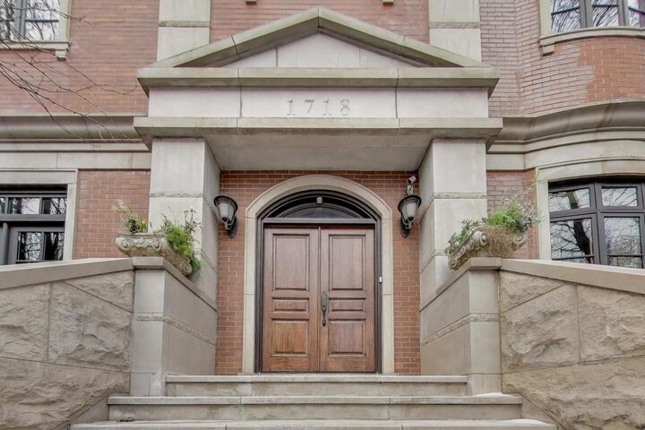 Property Photo:  1718 W Wrightwood Avenue  IL 60614 