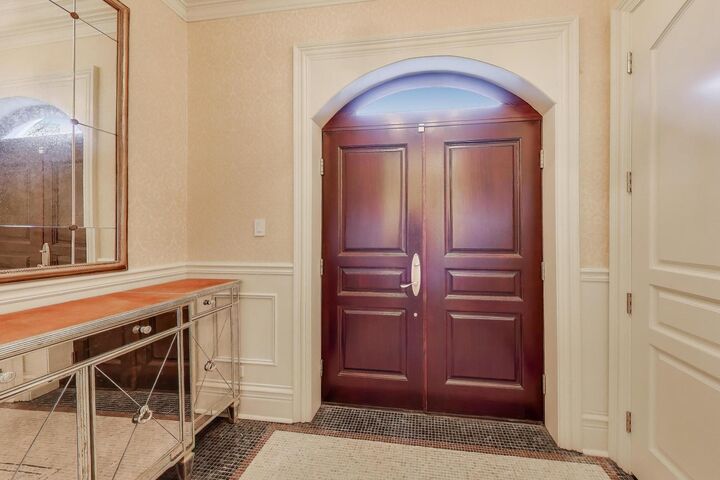 Property Photo: 1718 W Wrightwood Avenue IL 60614