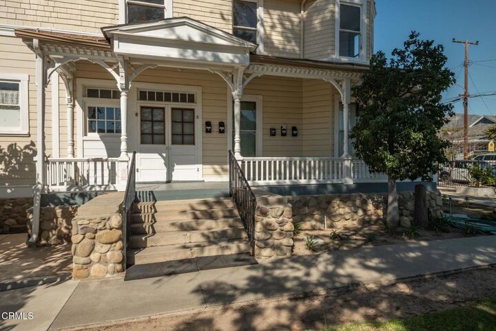 Property Photo:  933 E Santa Paula Street  CA 93060 