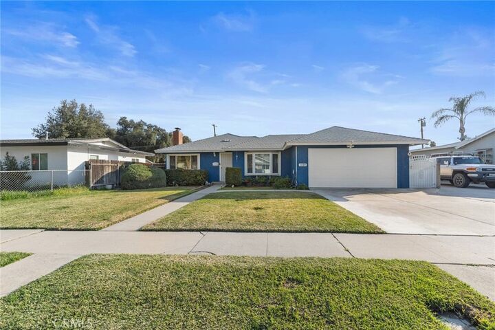 Property Photo:  1189 Mesa Verde  CA 92404 