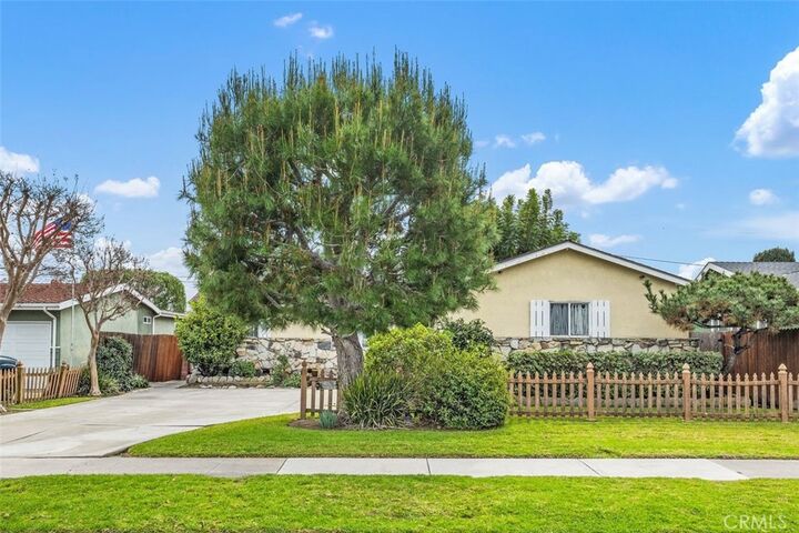 Property Photo: 6052 Mahogany CA 92683