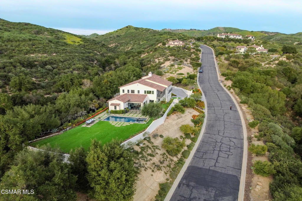 Property Photo:  2691 Country Ridge Road  CA 91302 