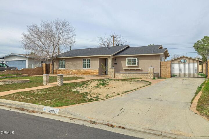 Property Photo:  39047 Juniper Tree Road  CA 93551 