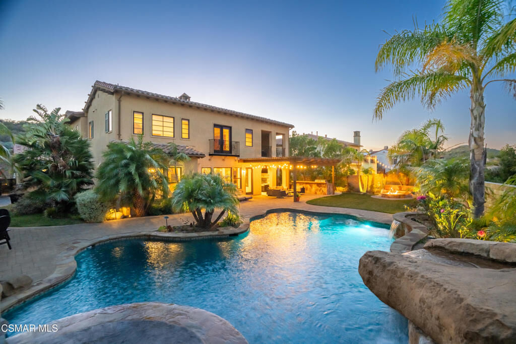 Property Photo:  796 Via Sedona  CA 91320 