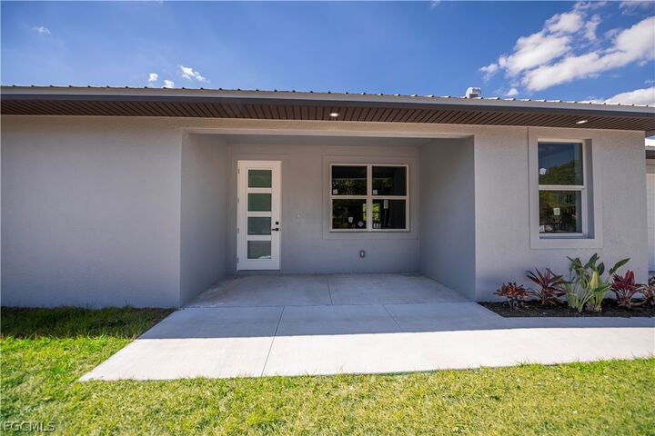 Property Photo:  1202 Alice Street  FL 33935 