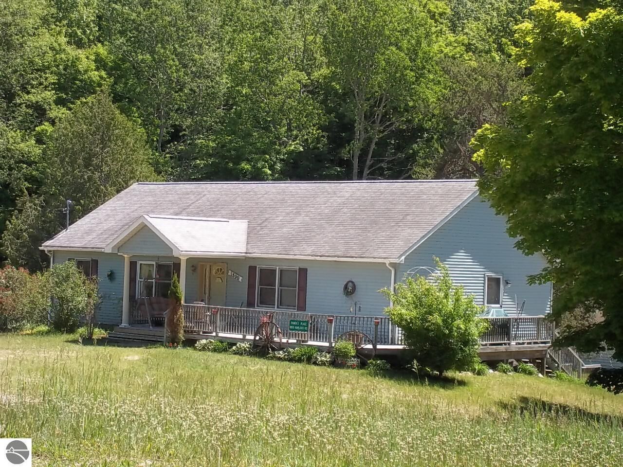 Property Photo: 1800 E Narlock Road MI 49621