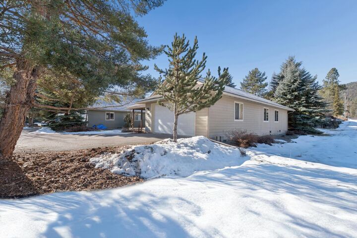 Property Photo:  850 State Park Road  MT 59937 