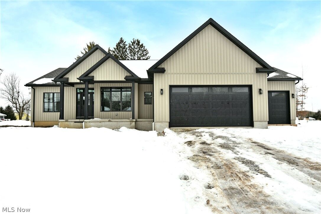 Property Photo: 248 Robbies Run OH 44410