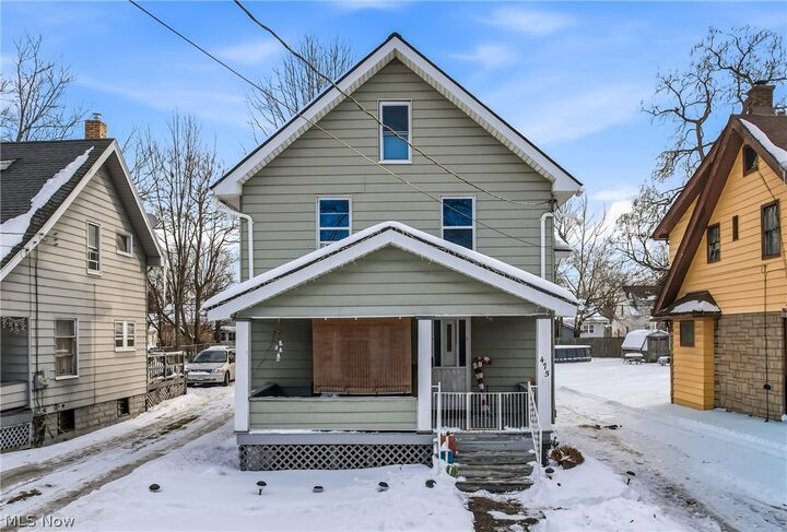 Property Photo: 475 Homewood Avenue SE OH 44483