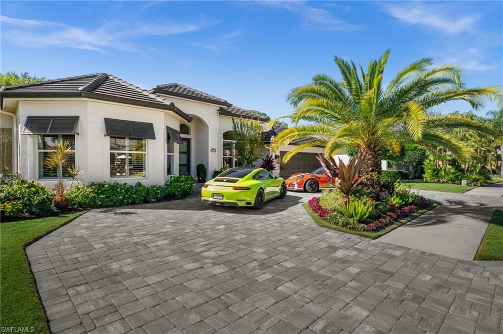 Property Photo:  985 Spanish Moss Trl  FL 34108 