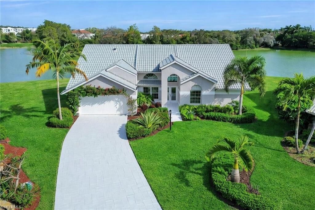 Property Photo:  7208 Country Lake Cir  FL 34104 