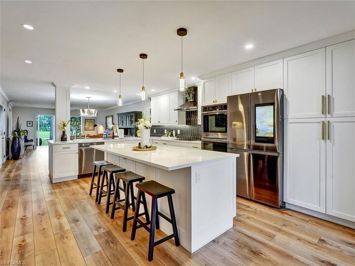 Property Photo: 458 Country Hollow Ct H102 FL 34104