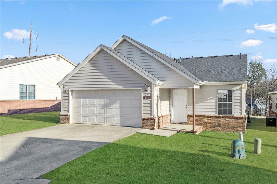 Property Photo:  2970 W Old Farmington Road  AR 72704 