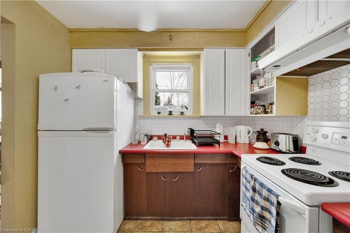 Property Photo: 21 Hardy Avenue ON N4G 3W9