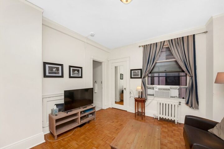 Property Photo: 21 Beacon Street 6F MA 02108