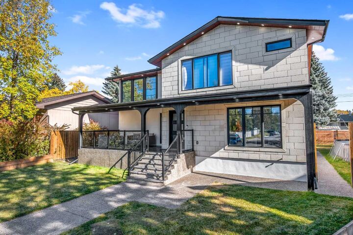 Property Photo:  4239 Vauxhall Crescent NW  AB T3A 0X8 