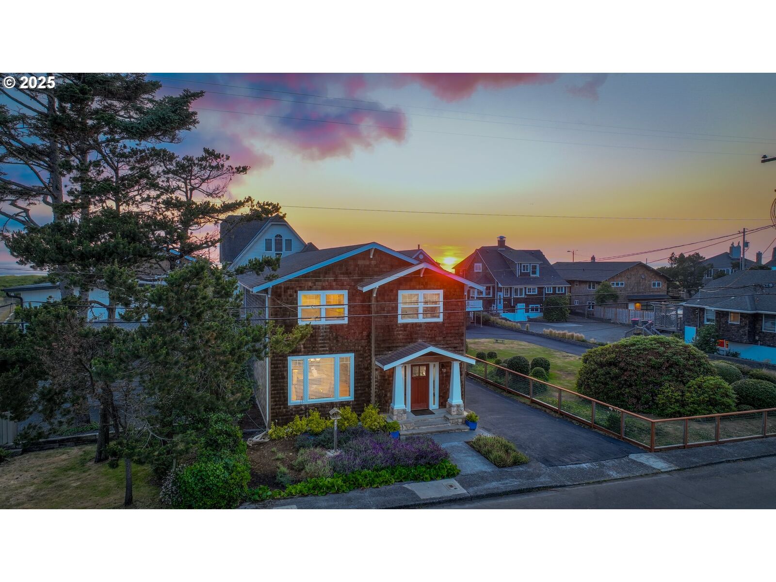 Property Photo: 1164 Beach Dr OR 97138
