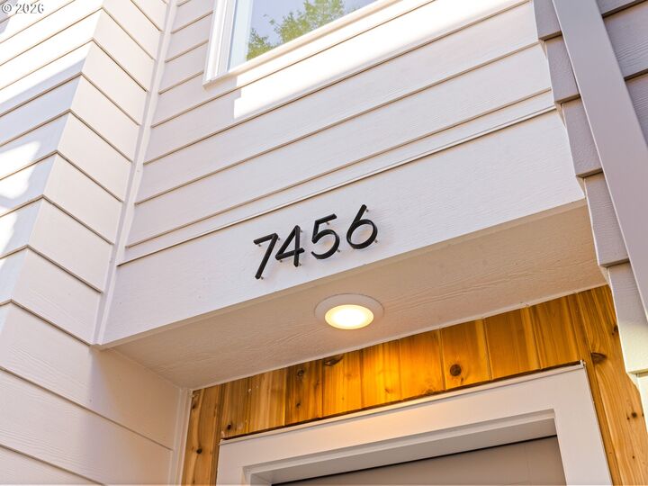 Property Photo:  7448 SE Tolman St  OR 97206 