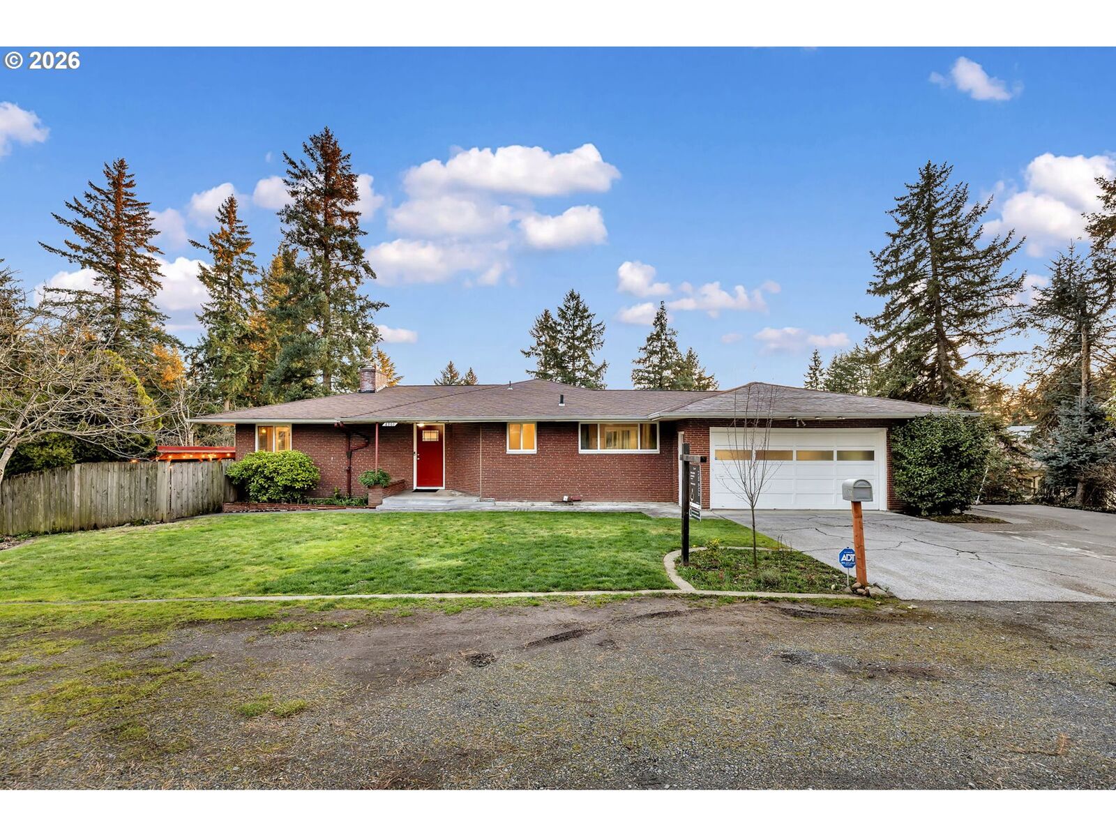 Property Photo:  8901 Beacon Ave  WA 98664 