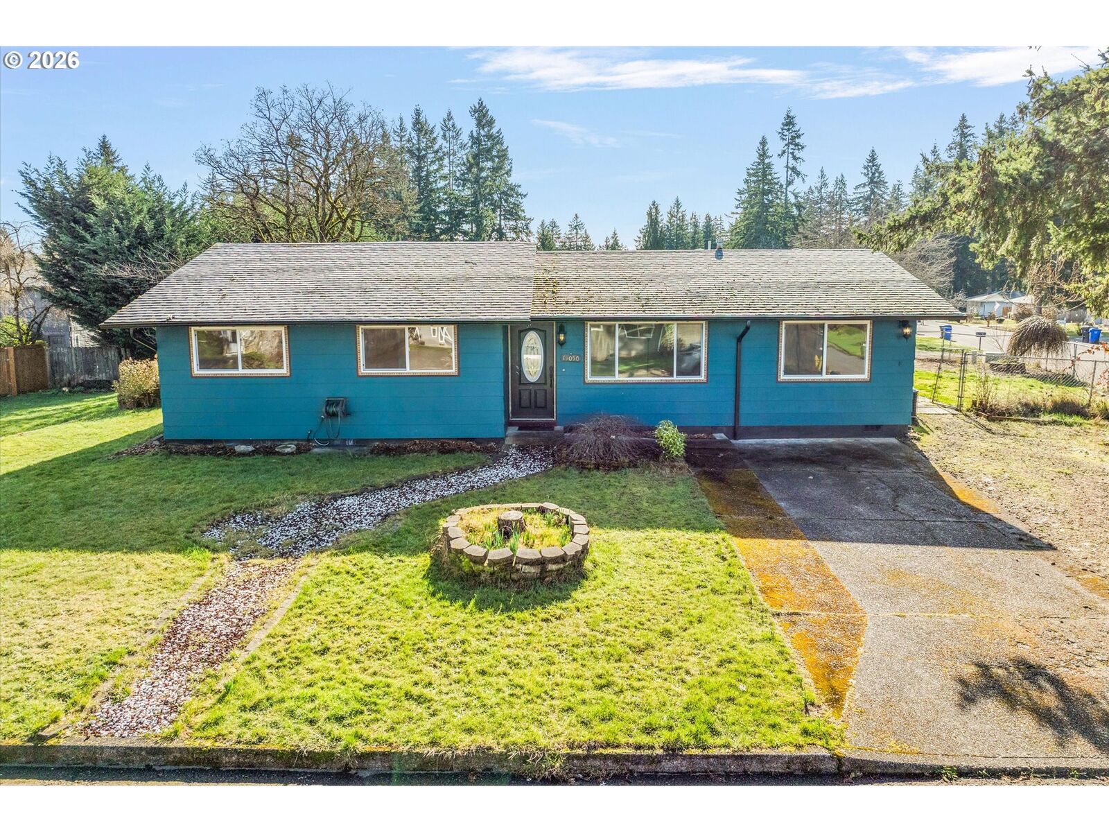 Property Photo:  15050 S Dales Ave  OR 97004 