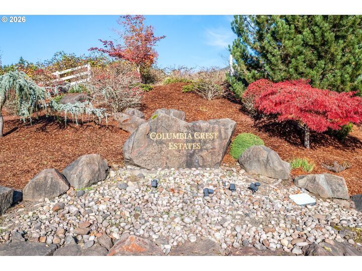 Property Photo:  560 Varsity Rd  WA 98625 