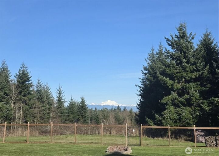 Property Photo:  1419  Blackberry Lane  WA 98277 