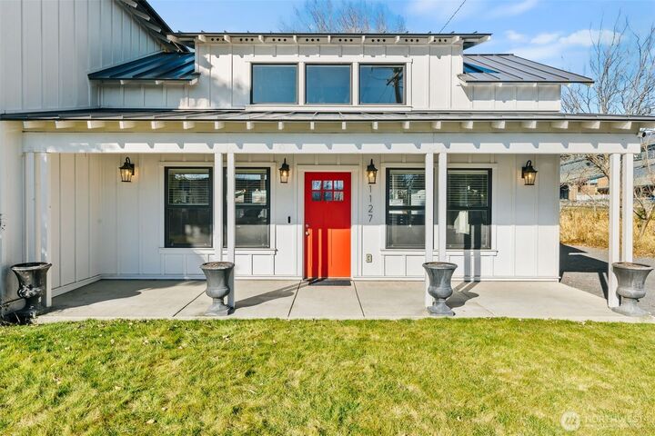 Property Photo: 1127 E Capitol Avenue WA 98926