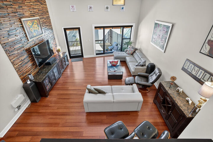 Property Photo:  3000 NE 8th Terrace B4  FL 33334 