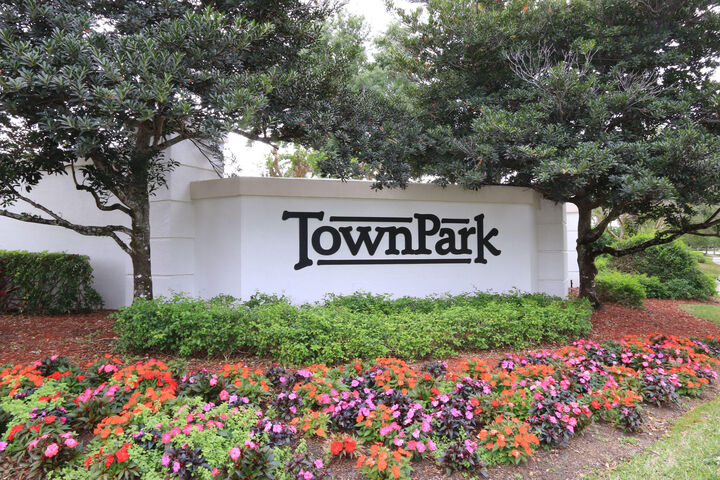 Property Photo:  11460 SW Waldorf Court  FL 34987 