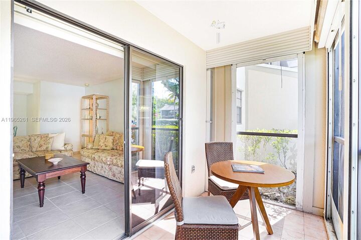 Property Photo: 927 NE 199th St 104 FL 33179