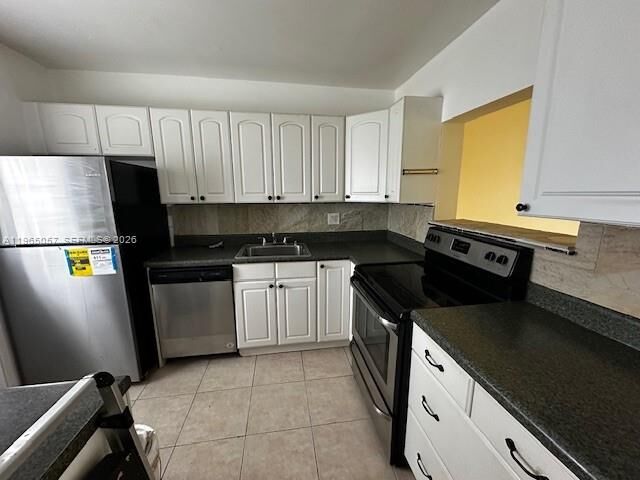 Property Photo:  2223 Park Ln 304  FL 33021 