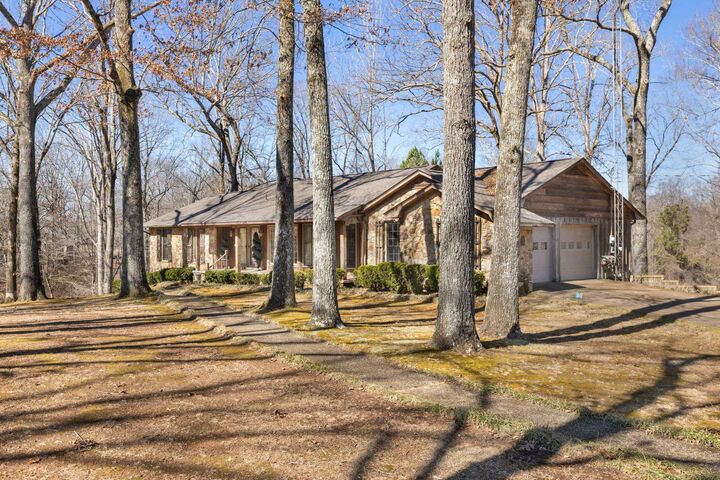 Property Photo:  255 Co Rd 282  AL 35633 - FLORENCE 