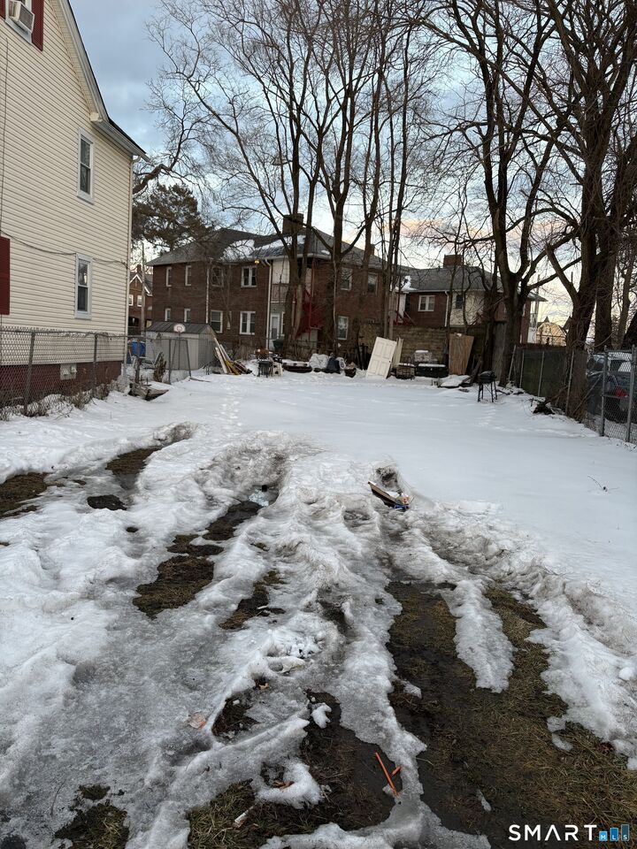 Property Photo:  202 Hewitt Street  CT 06607 