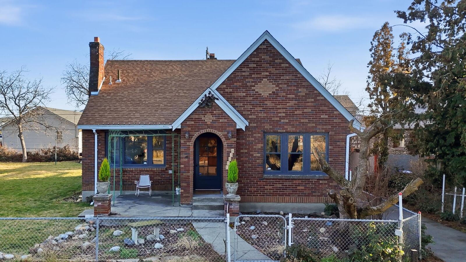 Property Photo:  5038 E Commerce Ave  WA 99212 