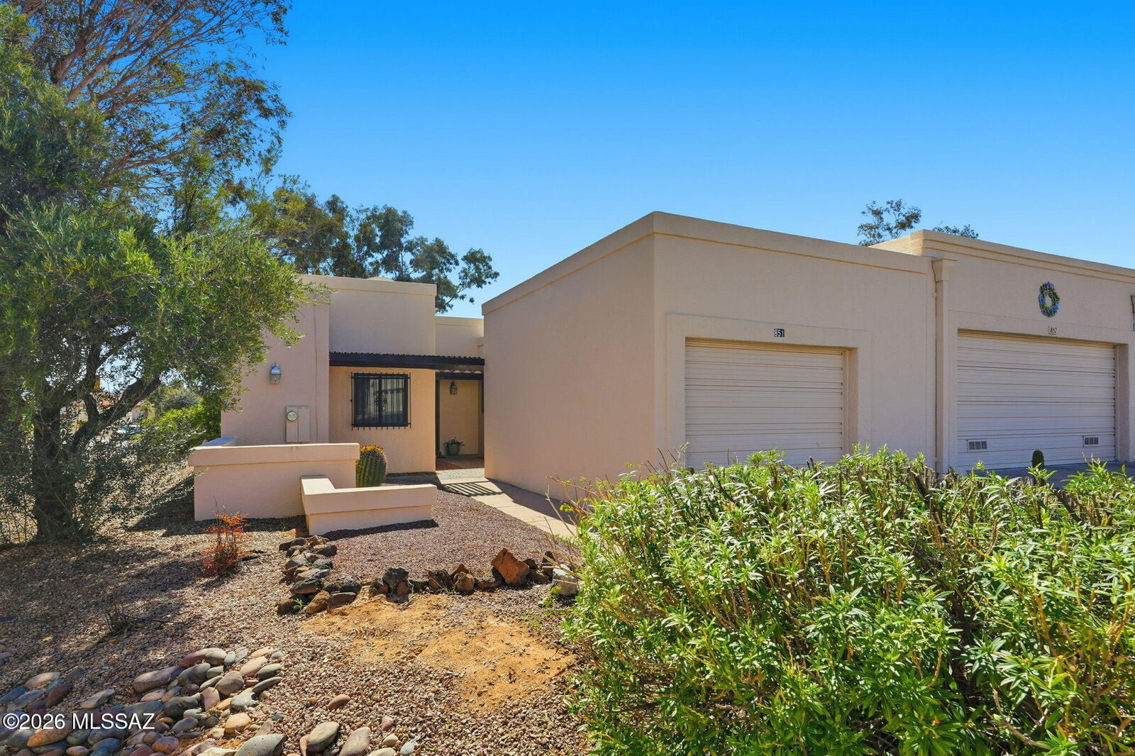 Property Photo:  851 W Calle De Emilia  AZ 85614 
