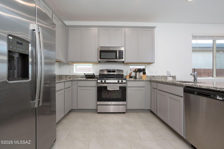 Property Photo: 7912 S Bonanza Park Drive AZ 85747