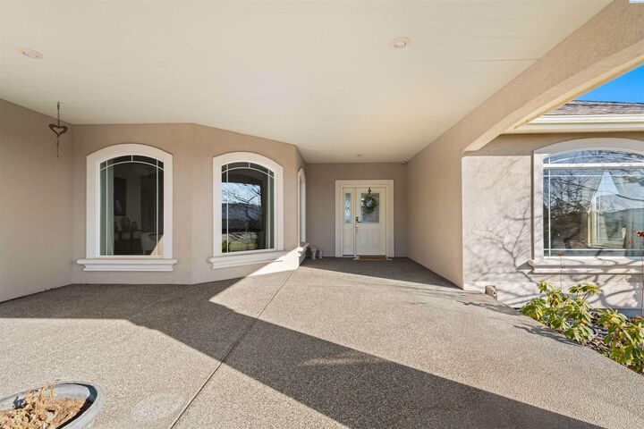 Property Photo: 3807 Sedona Dr. WA 99301