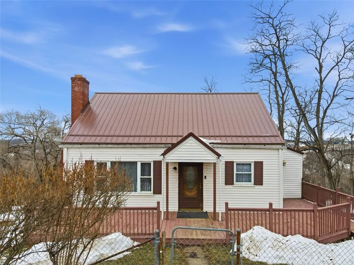 Property Photo: 1395 Amity Ridge Rd PA 15301